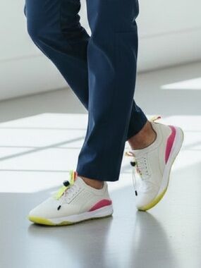 Clove Nursing Shoes
